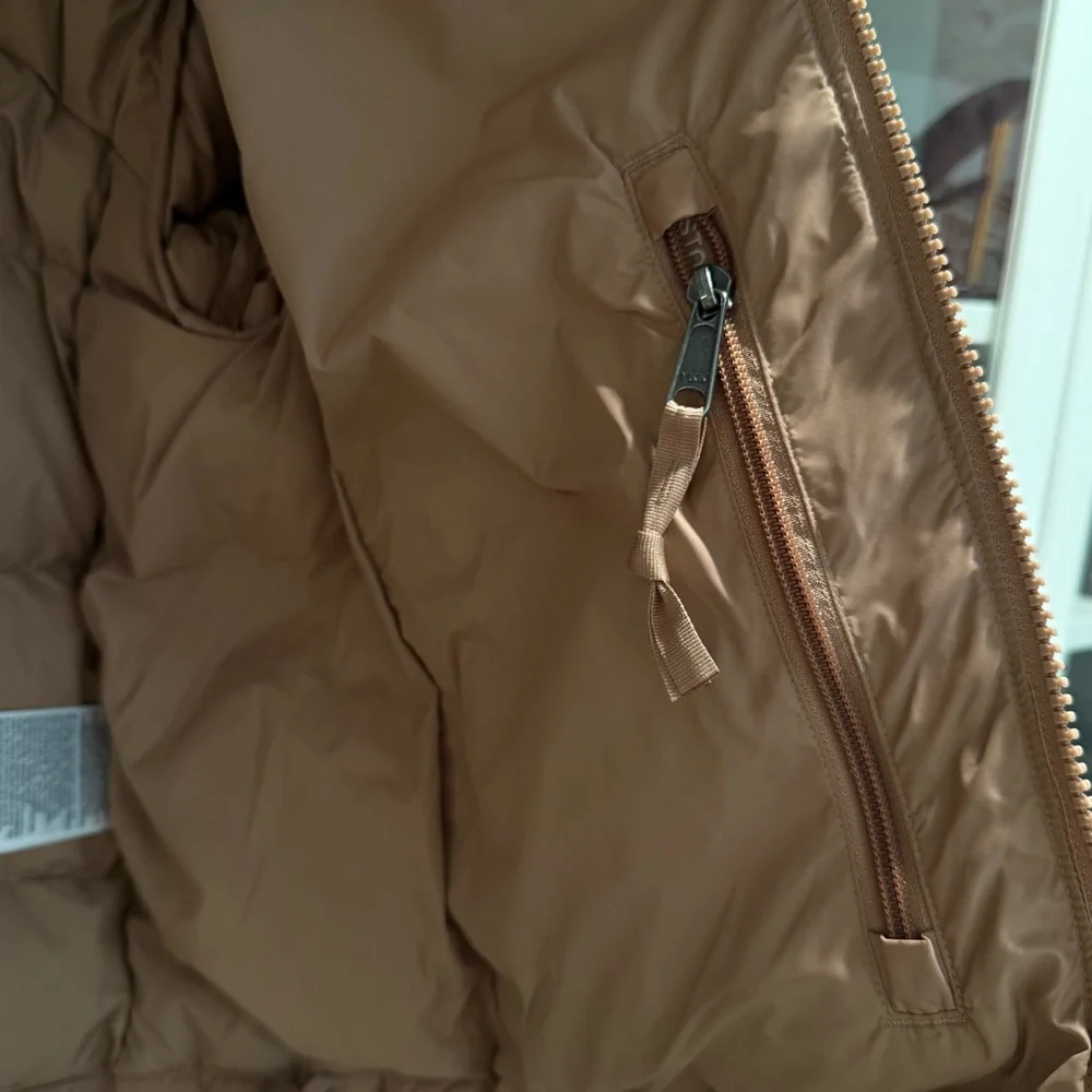 The North Face SKIMS Brown Puffer Jacket M - Picture 4 of 8